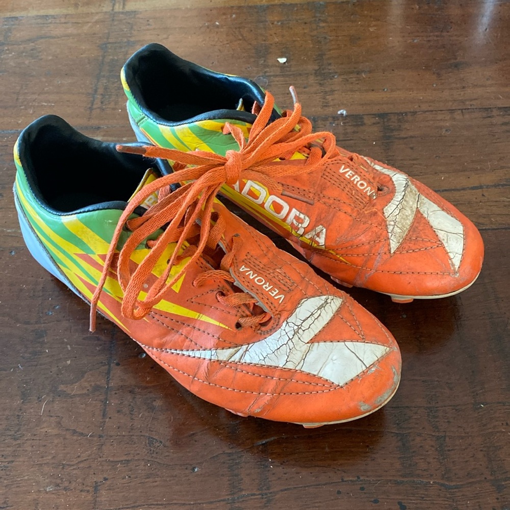 Diadora Verona soccer cleats - kids size 4